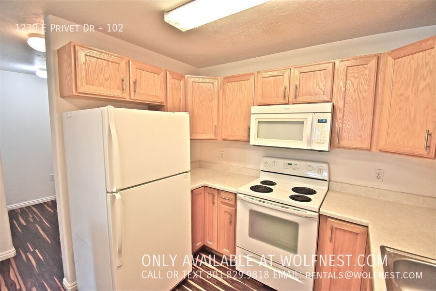 Stunning 2 Bed / 2 Bath Cottonwood Heights Condo! property image