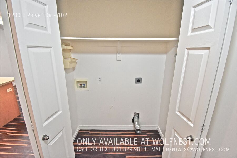 Stunning 2 Bed / 2 Bath Cottonwood Heights Condo! property image