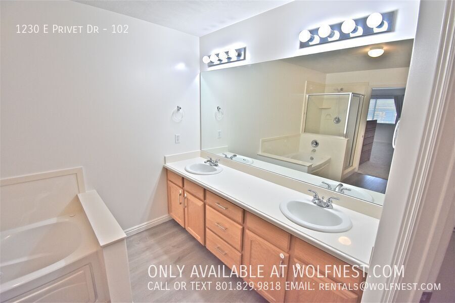 Stunning 2 Bed / 2 Bath Cottonwood Heights Condo! property image