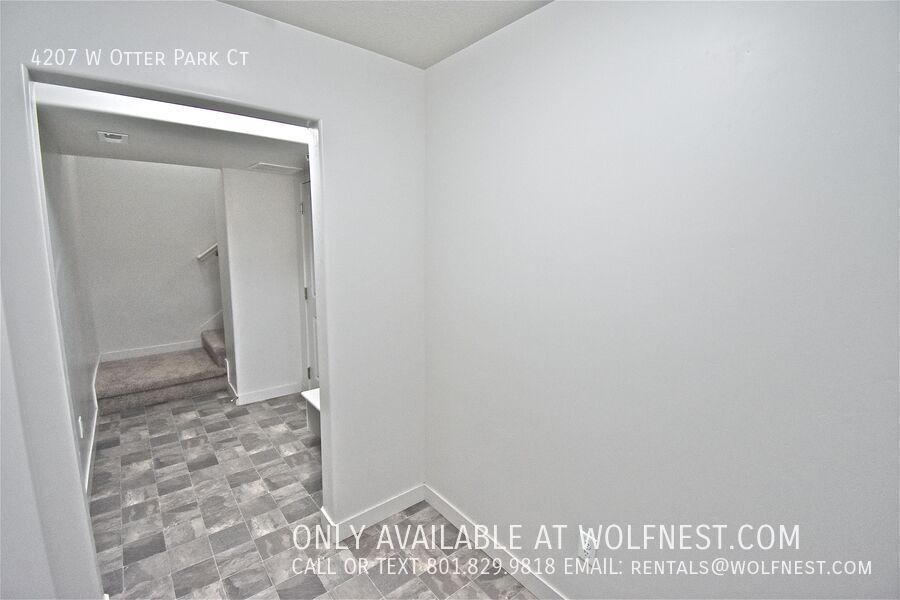 Stunning 3 Bed / 2.5 Bath Riverton Townhome! property image