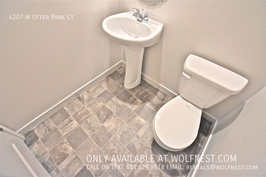 Stunning 3 Bed / 2.5 Bath Riverton Townhome! property image