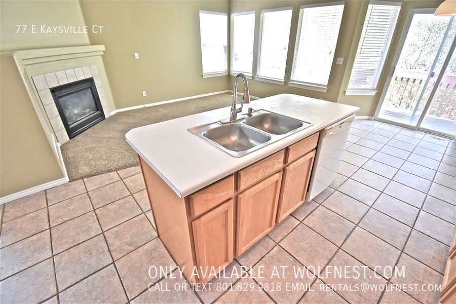 Spacious 4+ Bed / 3 Bath Draper Home with 2 Kitchens! property image