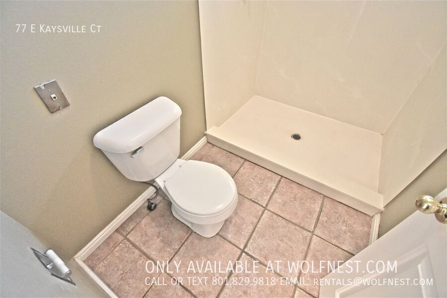 Spacious 4+ Bed / 3 Bath Draper Home with 2 Kitchens! property image