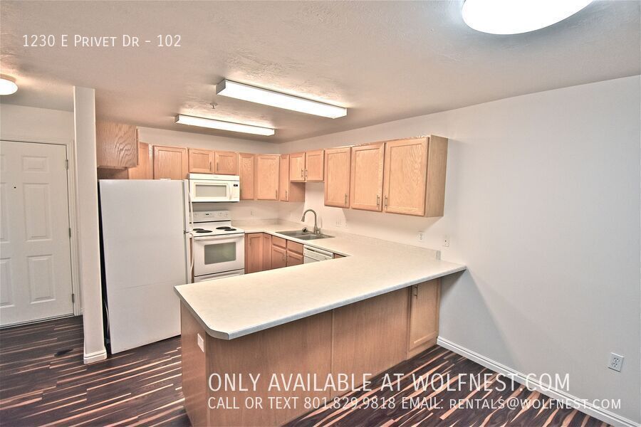 Stunning 2 Bed / 2 Bath Cottonwood Heights Condo! property image