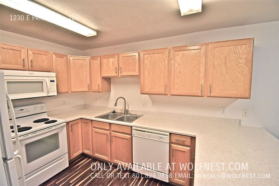 Stunning 2 Bed / 2 Bath Cottonwood Heights Condo! property image