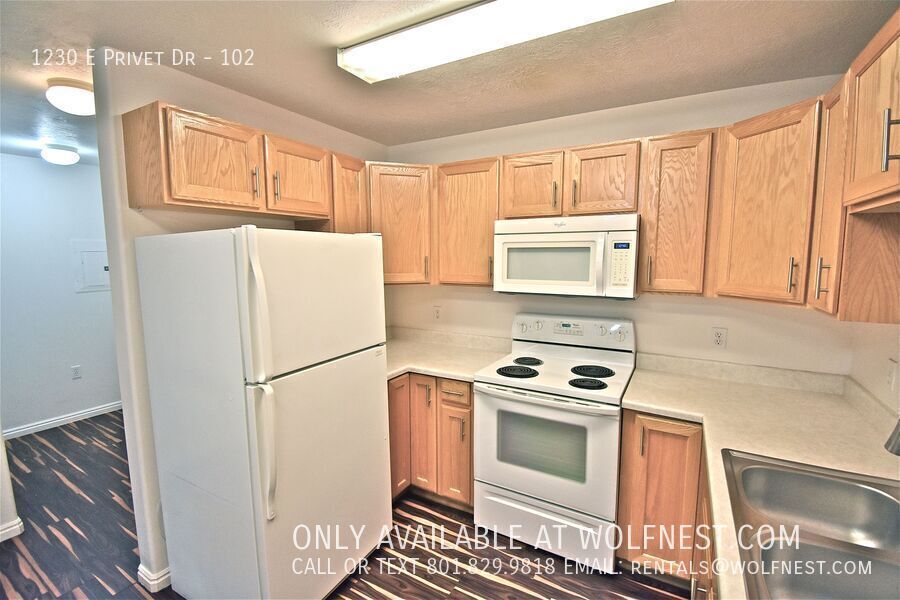 Stunning 2 Bed / 2 Bath Cottonwood Heights Condo! property image