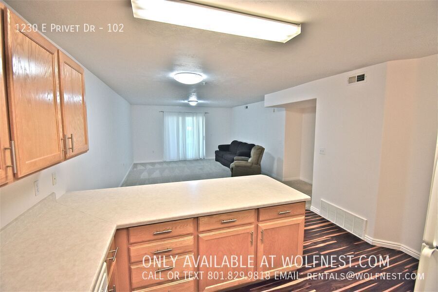Stunning 2 Bed / 2 Bath Cottonwood Heights Condo! property image