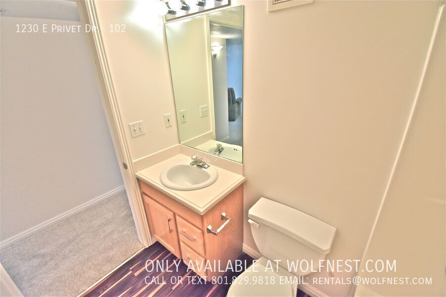 Stunning 2 Bed / 2 Bath Cottonwood Heights Condo! property image