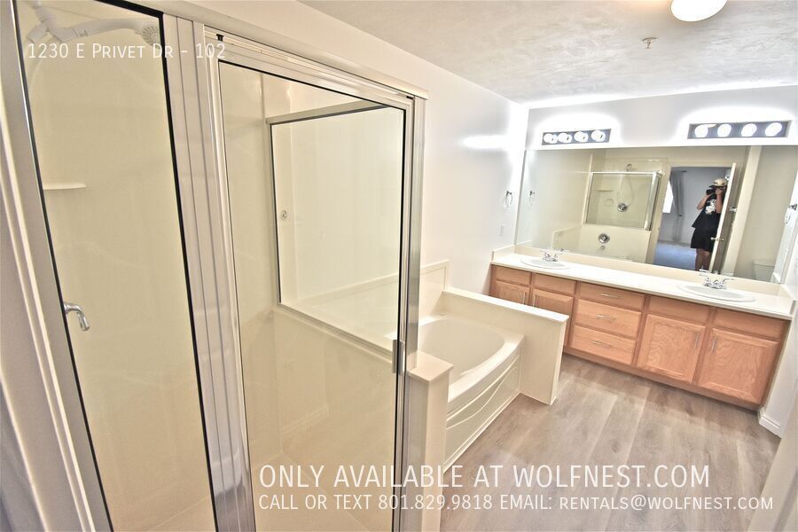Stunning 2 Bed / 2 Bath Cottonwood Heights Condo! property image