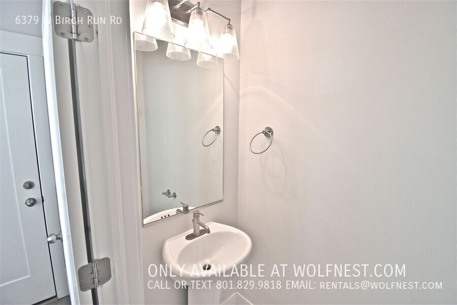 Beautiful 3 Bed Daybreak Townhome! $500 Off 1st Month! property image