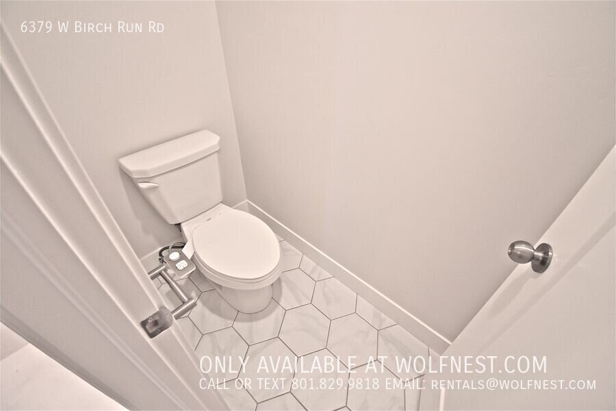 Beautiful 3 Bed Daybreak Townhome! $500 Off 1st Month! property image