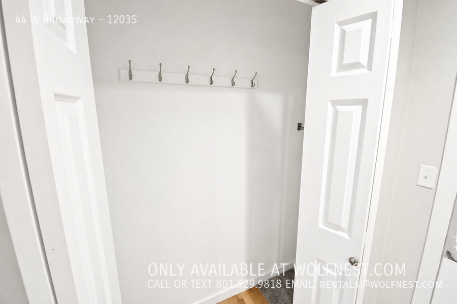 Remodeled 2 Bed Downtown Luxurious Condo! $750 Off 1st Month! property image