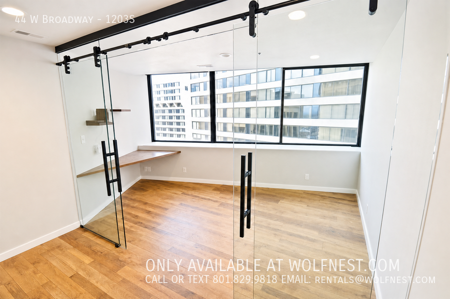 Remodeled 2 Bed Downtown Luxurious Condo! $750 Off 1st Month! property image