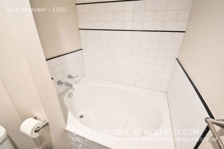 Remodeled 2 Bed Downtown Luxurious Condo! $750 Off 1st Month! property image