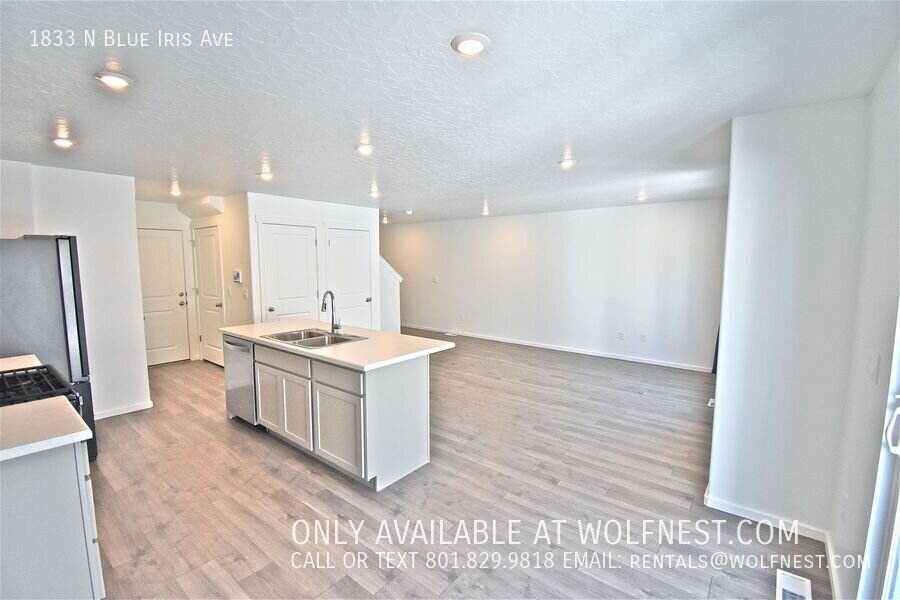 Beautiful 4 Bed Tooele Townhome! property image
