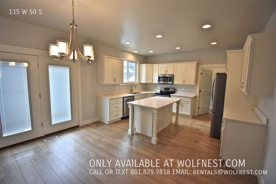 Gorgeous 4 Bed Farmington Townhome! property image