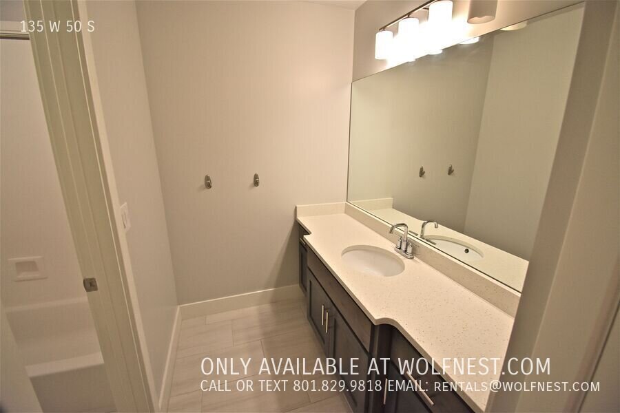 Gorgeous 4 Bed Farmington Townhome! property image