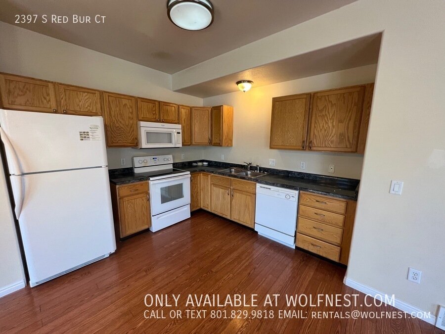 Lovely West Valley Townhome! NO DEPOSIT OPTION AVAILABLE! property image