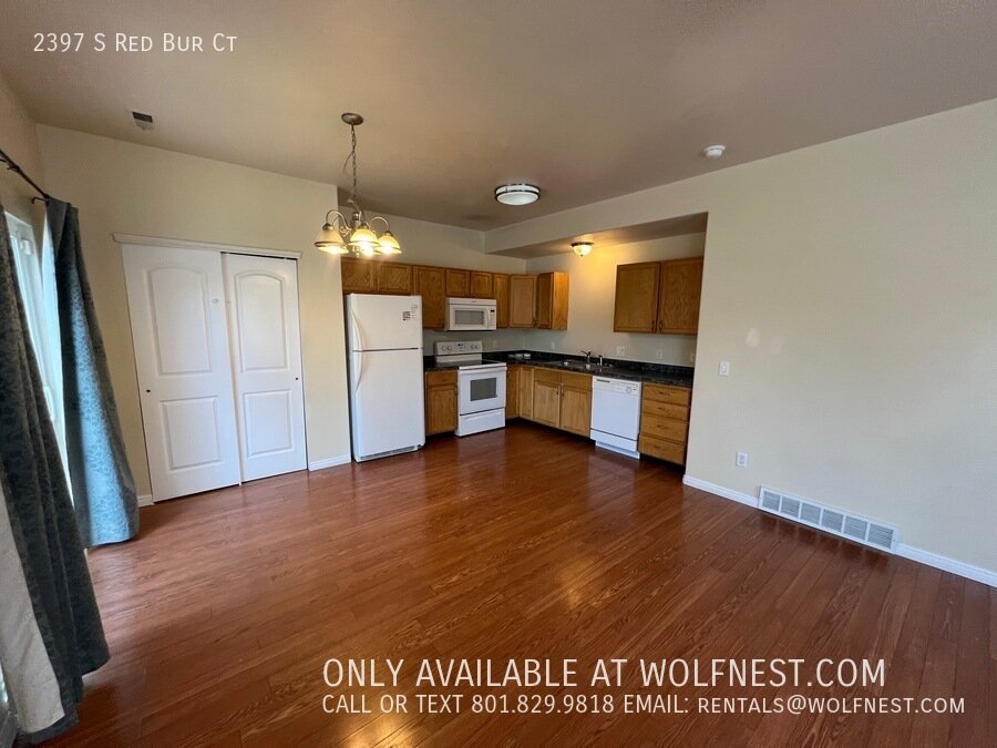 Lovely West Valley Townhome! NO DEPOSIT OPTION AVAILABLE! property image