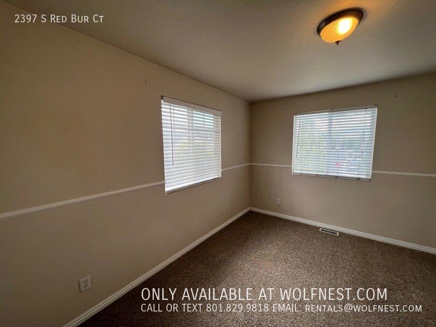 Lovely West Valley Townhome! NO DEPOSIT OPTION AVAILABLE! property image