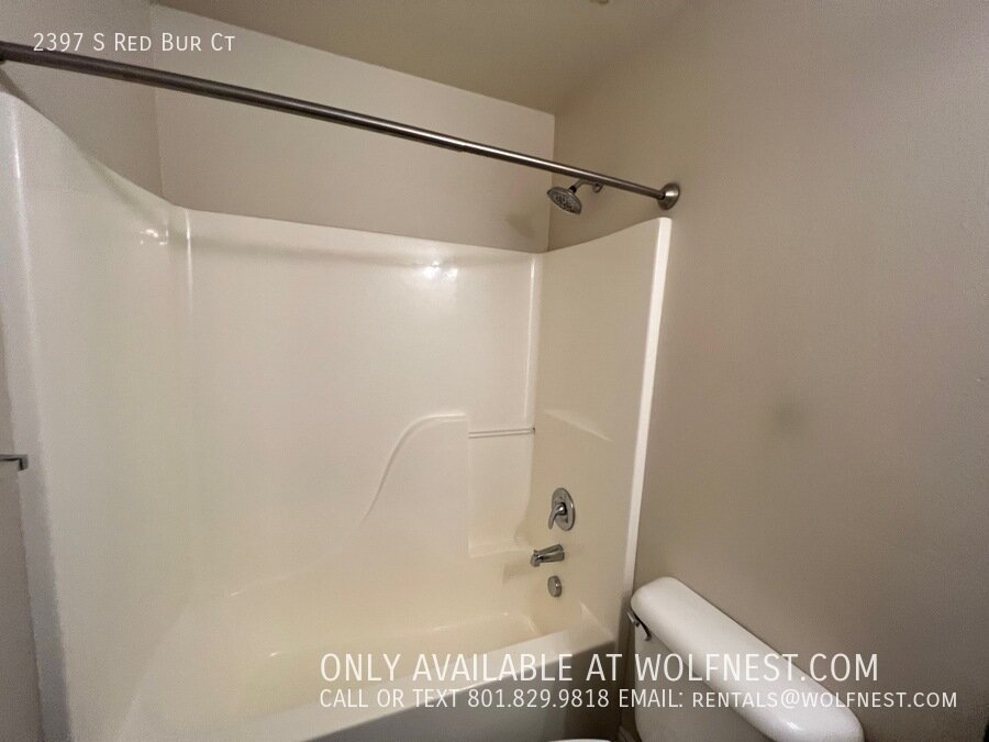 Lovely West Valley Townhome! NO DEPOSIT OPTION AVAILABLE! property image