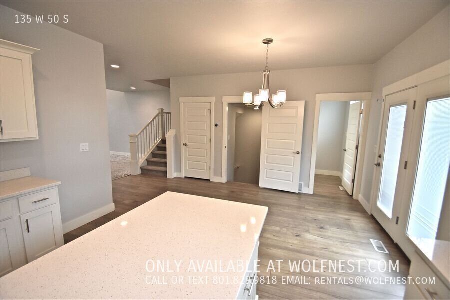 Gorgeous Farmington Townhome! NO DEPOSIT OPTION AVAILABLE! property image