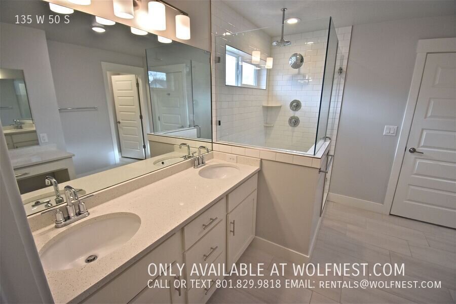 Gorgeous Farmington Townhome! NO DEPOSIT OPTION AVAILABLE! property image