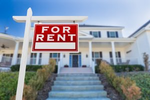 What is the average application fee for an apartment?