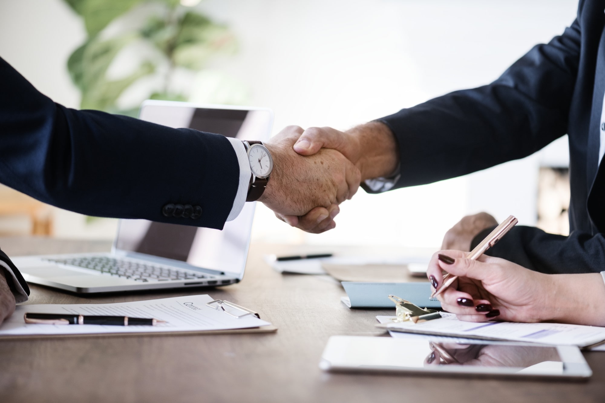Home Buying and Selling: The Escrow Process (Explained)